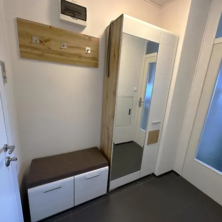 Apartmán Modern Cute With Balcony, Center