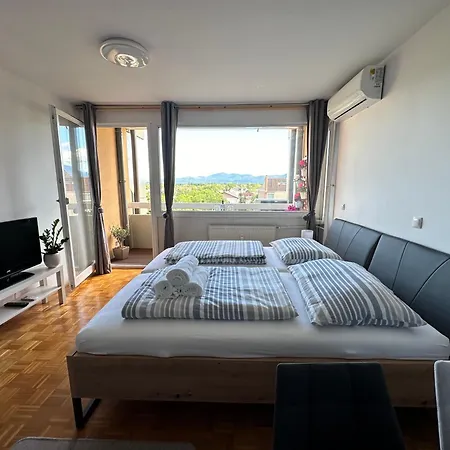 Modern Cute With Balcony, Center Apartment