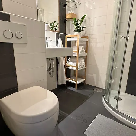 Modern Cute With Balcony, Center Apartment Laibach
