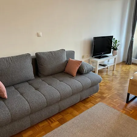Apartment Modern Cute With Balcony, Center Laibach