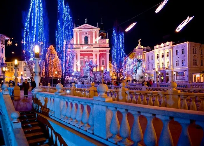 Modern Cute With Balcony, Center Apartment *