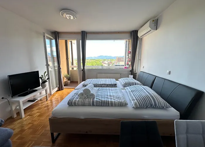 Modern Cute With Balcony, Center Apartment